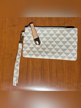 Beige and Gray Checkered Wristlet With Gold Secure Zip Closure 8"×4.5"